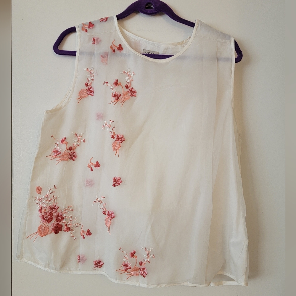 Hand Embroidered Vintage Floral Blouse by TiMu - Size Large